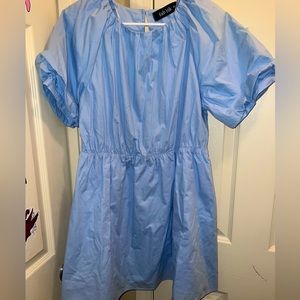 Selling because it does not fit